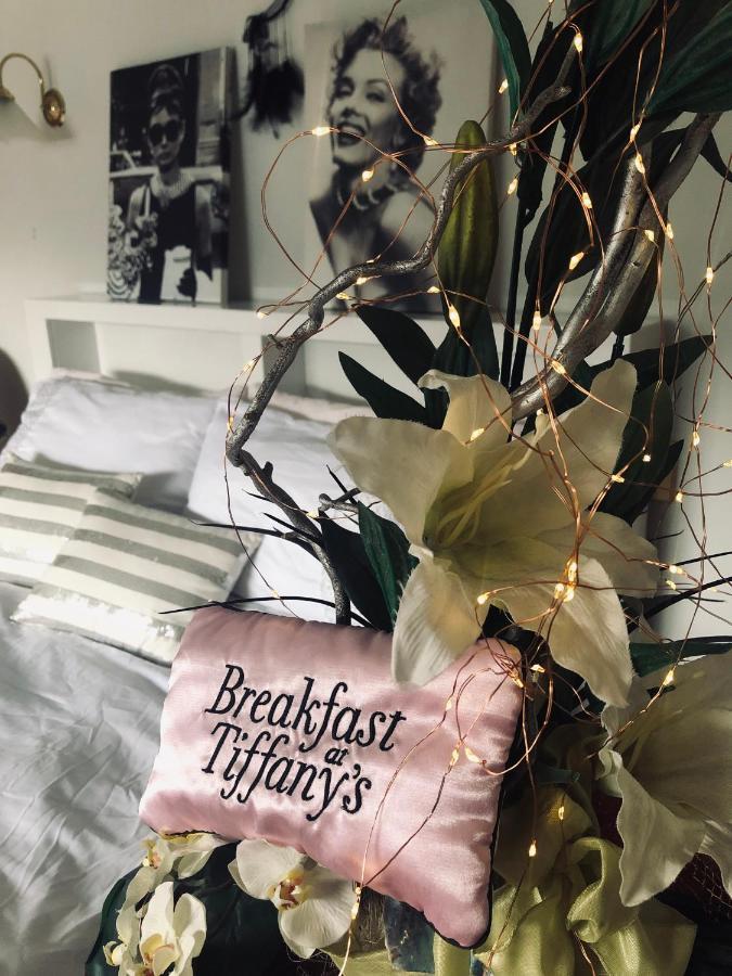 Breakfast At Tiffanys Bed and Breakfast Queenstown Exteriör bild